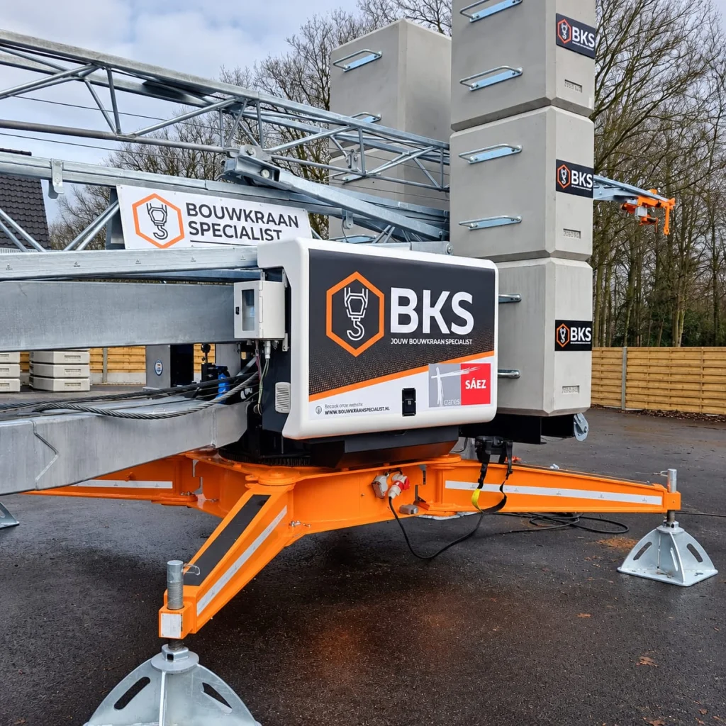 Permanente 9,9 tonmeter configuratie bouwkraan door Bouwkraanspecialist